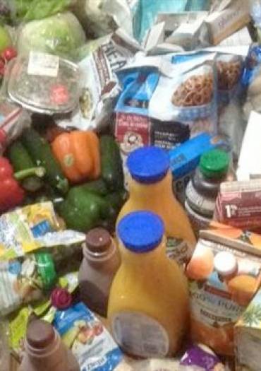 Distribution alimentaire par le Secours Populaire