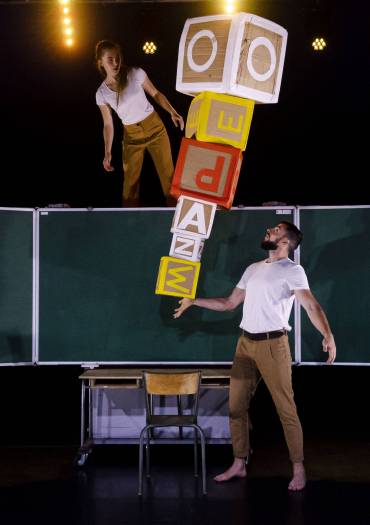 CIE CIRQUE OXYMORE - DYSLEXIE