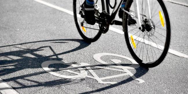 Vélo sur piste cyclable