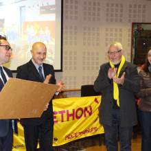 Remise du chèque du téléthon : "A Magny-les-Hameaux