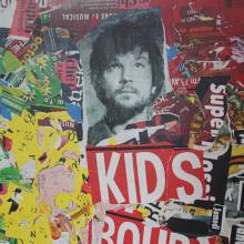 Installation de l'exposition "Les murs murmurent les mots"