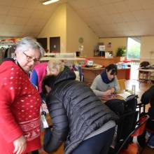 Braderie de vêtements et objets de puériculture 