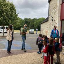 Rencontre avec les mûles des enfants de l'accueil de loisirs