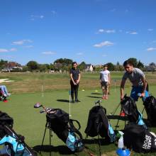 Evadez-vous cet été • Les jeunes de Cap Ados s'initie au golf ! 