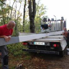 Pose de la Croix et de son Christ à la Croix du Bois