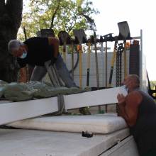 Pose de la Croix et de son Christ à la Croix du Bois