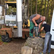 Pose de la Croix et de son Christ à la Croix du Bois