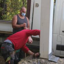 Pose de la Croix et de son Christ à la Croix du Bois