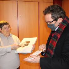 Distribution des boîtes de chocolats aux seniors de plus de 70 ans