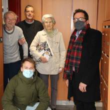 Distribution des boîtes de chocolats aux seniors de plus de 70 ans