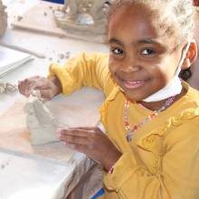 Atelier poterie à Port-Royal des Champs avec le Centre Athéna pour les familles de Magny-les-Hameaux