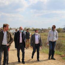 M. le Maire accueille M. le Député des Yvelines à la Ferme de la Closeraie
