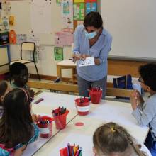 Lirenval : visite de l’illustratrice Marianne Barcilon à l'école Corot