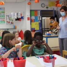 Lirenval : visite de l’illustratrice Marianne Barcilon à l'école Corot