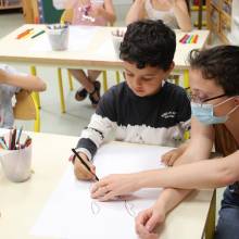 Lirenval : visite de l’illustratrice Marianne Barcilon à l'école Corot