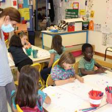 Lirenval : visite de l’illustratrice Marianne Barcilon à l'école Corot