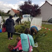 Distribution gratuite de fleurs et atelier « comment entretenir ses outils de jardinage »