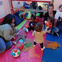 Les marmottes ont la chance de participer à un atelier sensoriel