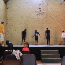 les mises en situation scéniques permettront aux enfants, jeunes et familles, d’incarner un large panel de personnages.