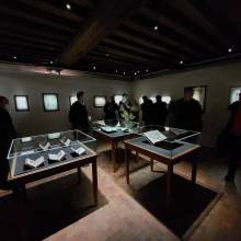 L'équipe municipale découvre l'exposition "Sylvae Sacrae – La forêt des Solitaires"