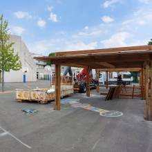 Des pergolas dans la cour d'école André Gide Primaire