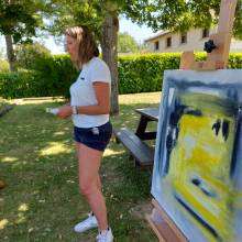 Visite du Salon des peintres par les enfants de la Commune