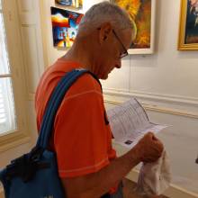 Visite du Salon des peintres par les enfants de la Commune