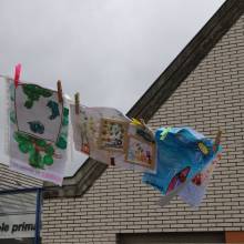 La grande lessive : manifestation d’art participatif (Corot/Samain)