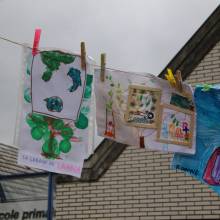 La grande lessive : manifestation d’art participatif (Corot/Samain)