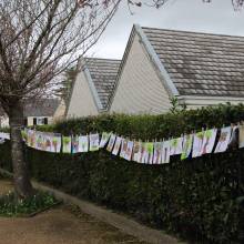 La grande lessive : manifestation d’art participatif (Corot/Samain)