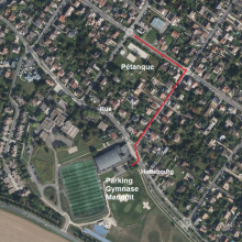 Possibilité de se garer sur le Parking du Gymnase Chantal Mauduit Rue Hodebourg