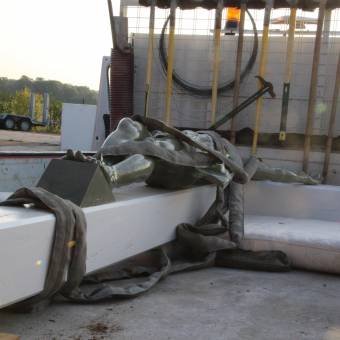 Pose de la Croix et de son Christ à la Croix du Bois