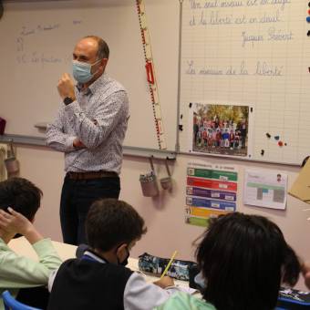 Liberté, j’écris ton nom ! Atelier artistique avec Franck Legendre Classe de CM2 Ecole Saint Exupéry