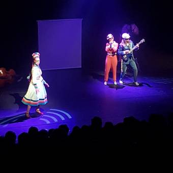 Mariäj en Chonsons - Blond and Blond and Blond