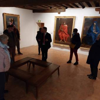 L'équipe municipale découvre l'exposition "Sylvae Sacrae – La forêt des Solitaires"