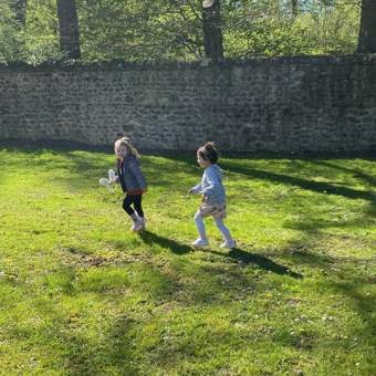 Chasse aux œufs dans le parc du Musée national de Port-Royal des Champs