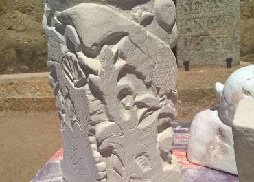 Sculpture en pierre de St Leu