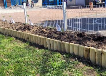 Création d'un potager Ecole Louise Weiss